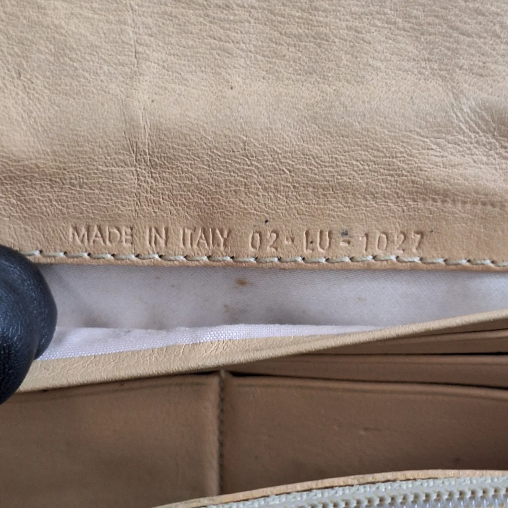 Dior wallet